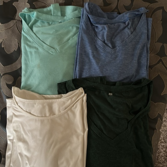 Women's V-Neck/Scoop T-shirts  BUNDLE Green, Aqua, White & Denim Size XXL USED - Picture 10 of 12